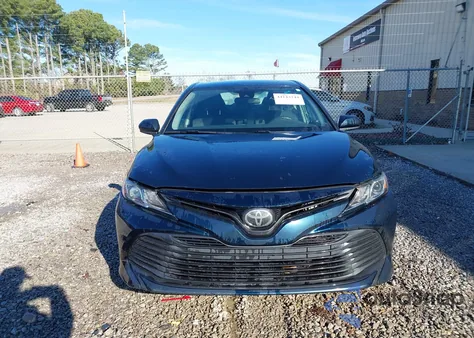 2020 Toyota Camry Le из США, поврежденный, VIN 4T1C11AK6LU865578